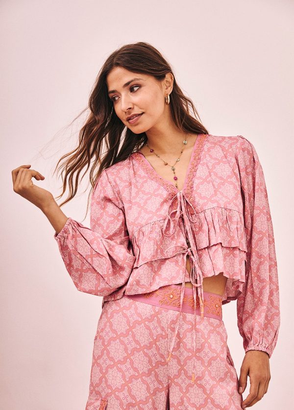 Blusa manga larga estampada bordada