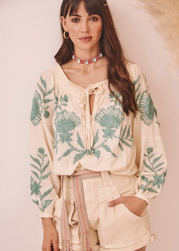 Blusa manga larga bordada