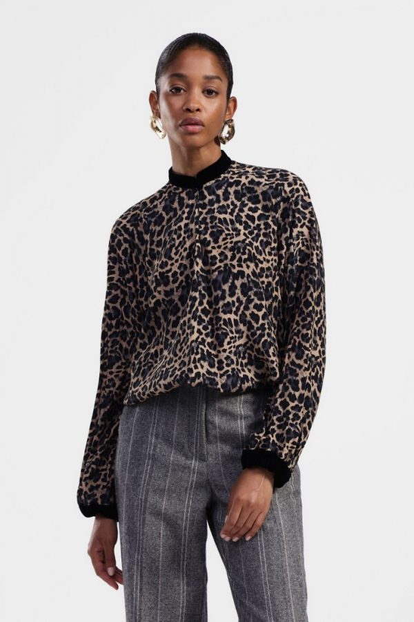 Camisa estampada con cuello coreano