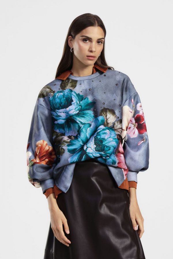 Sudadera estampada con flores y apliques
