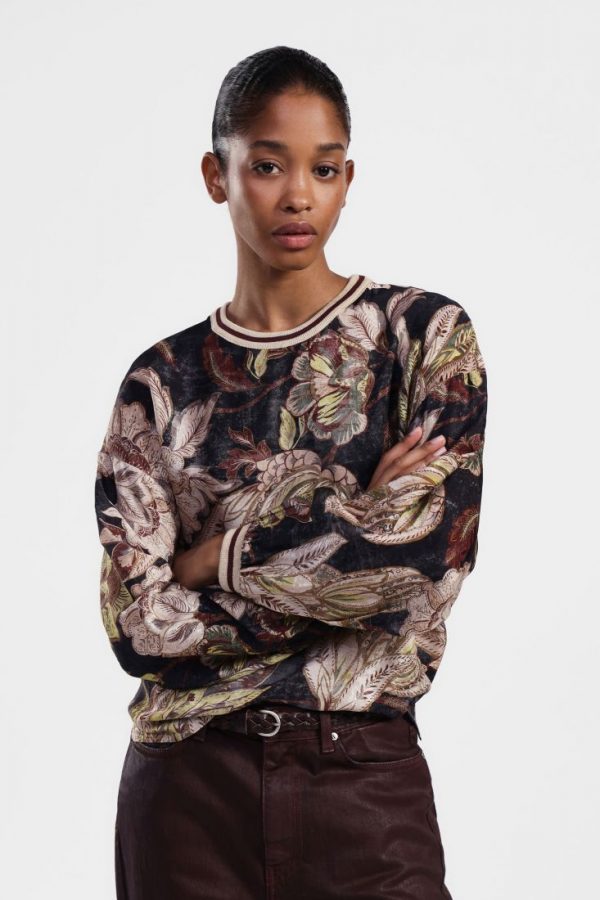 Camisa estampada floral con mangas largas
